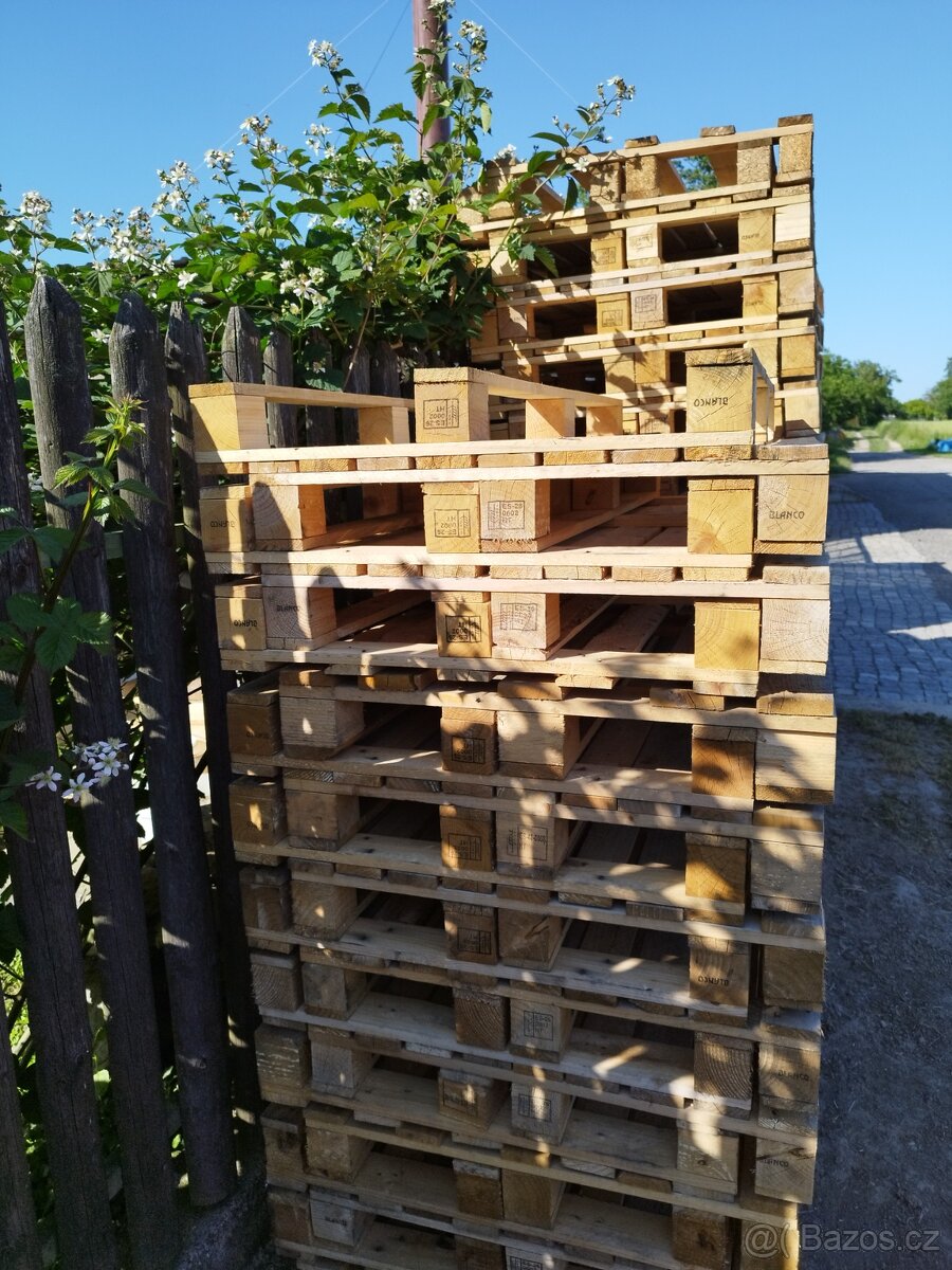 Palety dřevěné. - 2