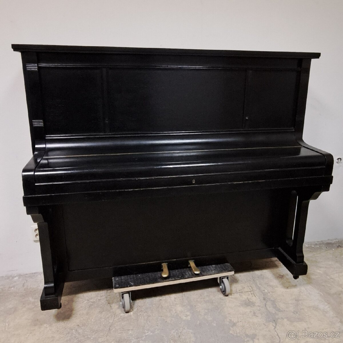 Pianino AUGUST FÖRSTER za odvoz. - 2
