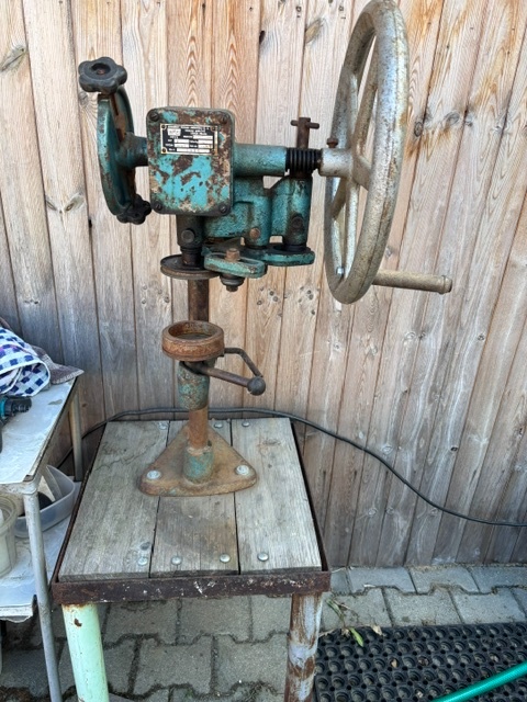 Zavíračka konzerv - 2