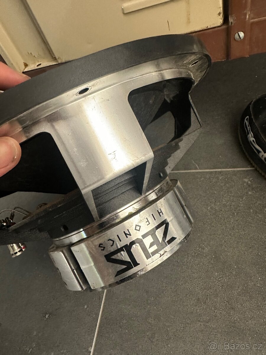 Zesilovač a subwoofer - 2