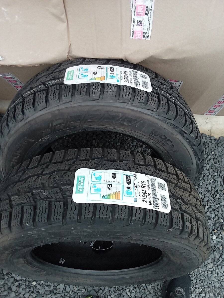 215/65/16C Nokian zimní - 2