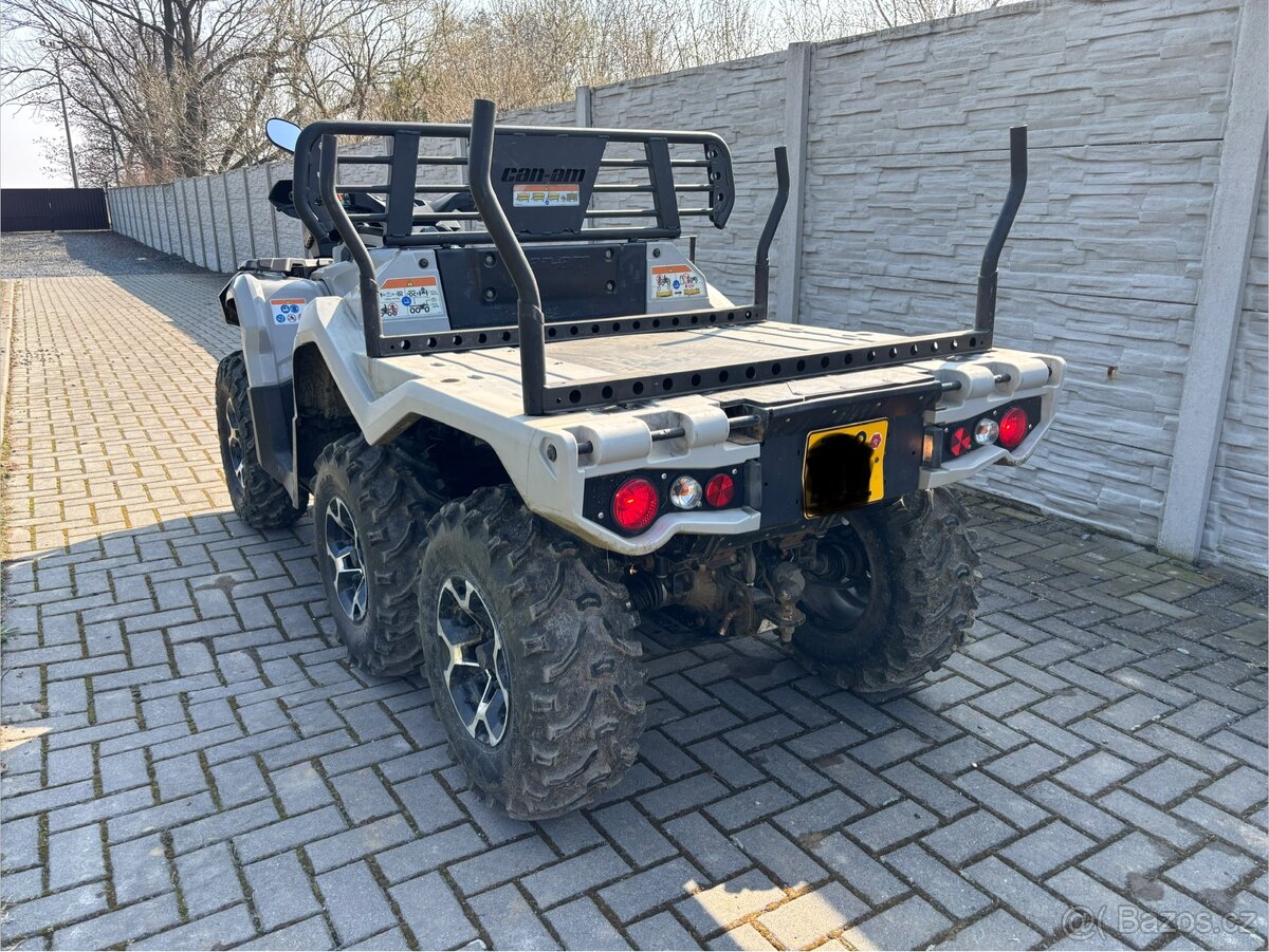 Can Am Outlander 6x6 - 2