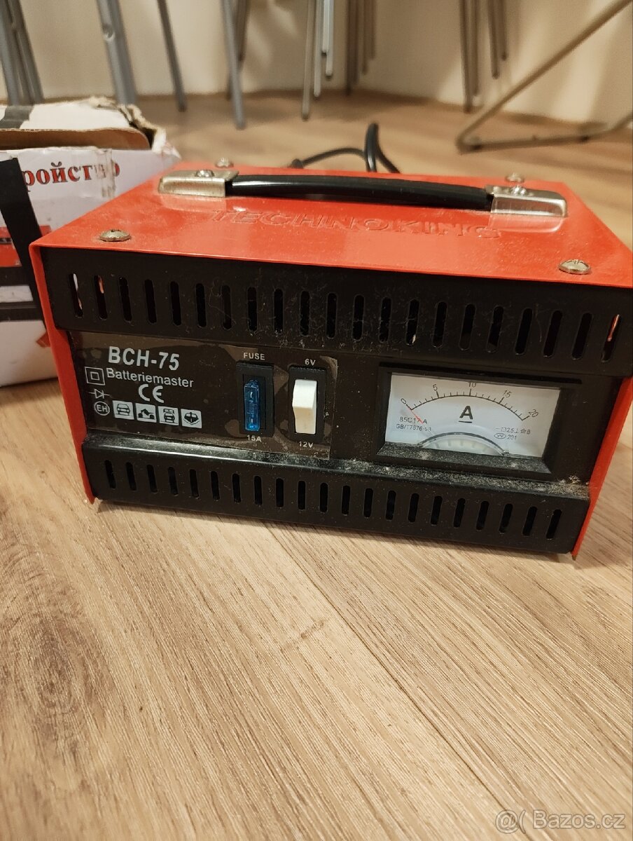 Nabíječka autobaterií. - 2