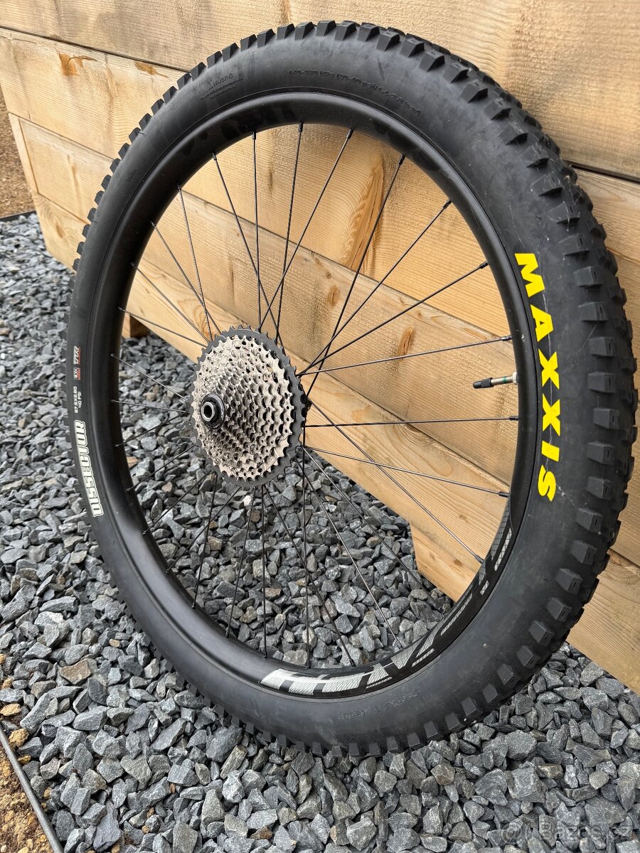 Zadní ráfek ROVAL s pneu - 27,5 MULLET - 2