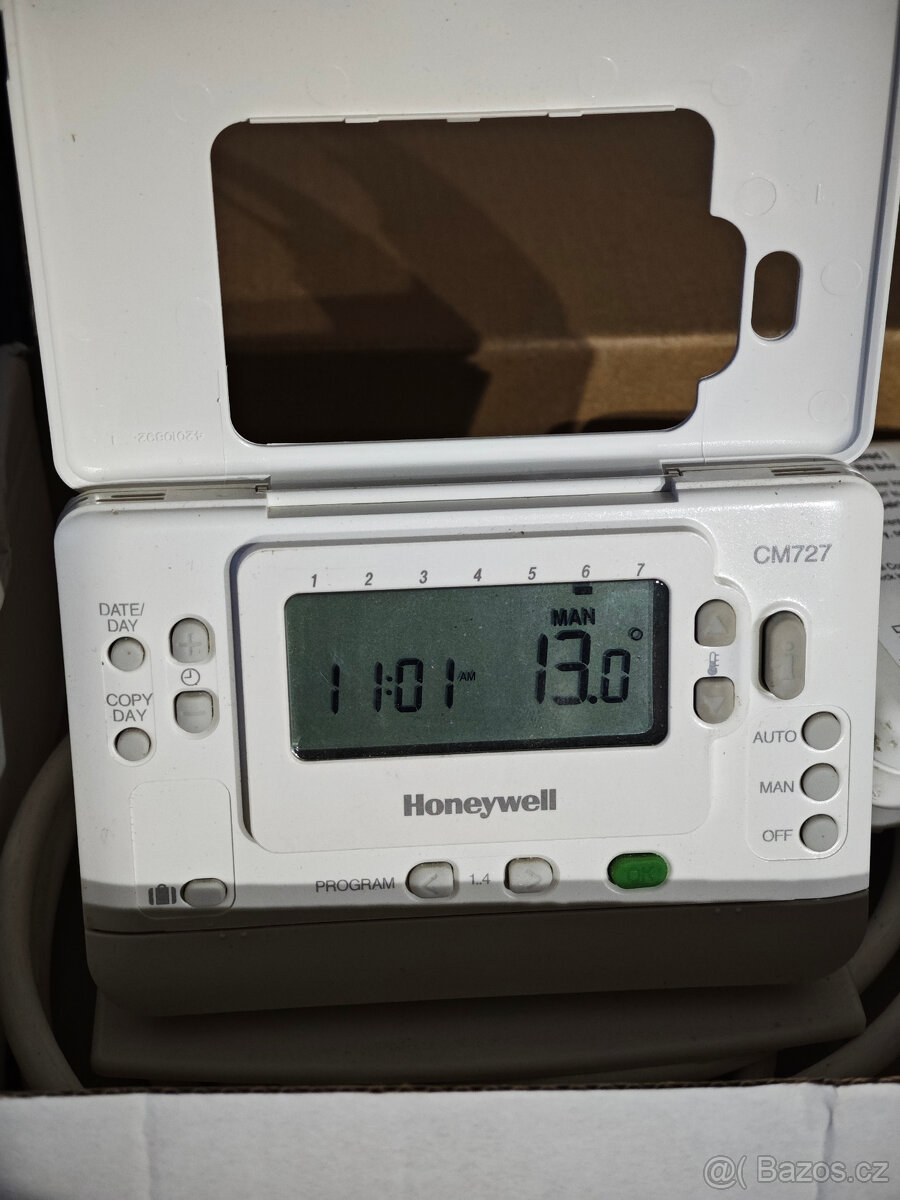 Honeywell prostorový bezdrátový termostat CM 727 - 2