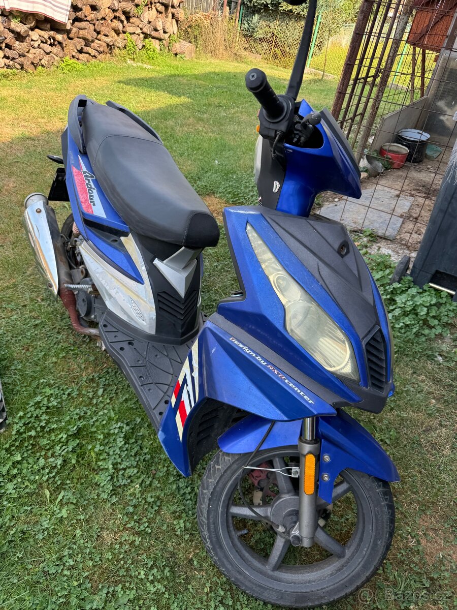 Prodám skutr maxxon ardour 125ccm - 2