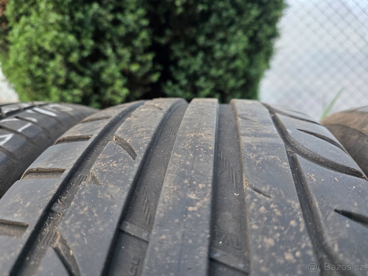 4x pneu Kormoran UHP 215/55 R17 98W - 2