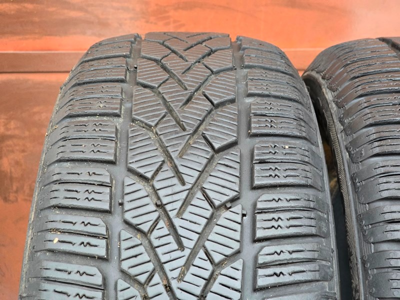 Zimní Semperit 195/65/15 - 2
