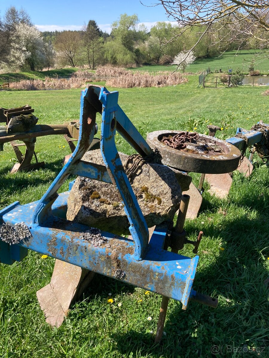 Pluh za traktor paterák - 2