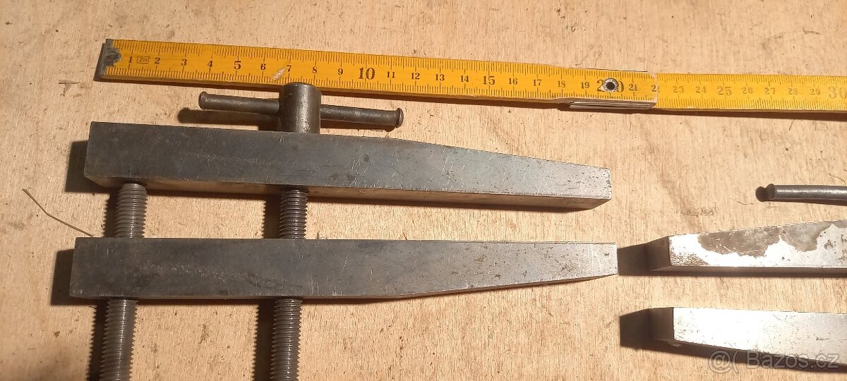 Zámečnická šroubová svěrka - 2