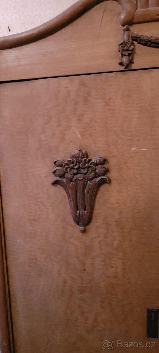 Stará šatní skříň - 2