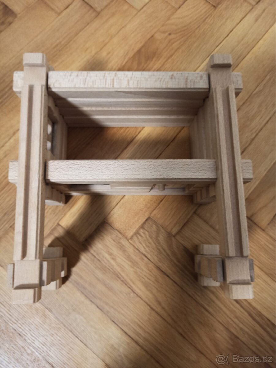 Prodám dřevěný domek na hraní - 2