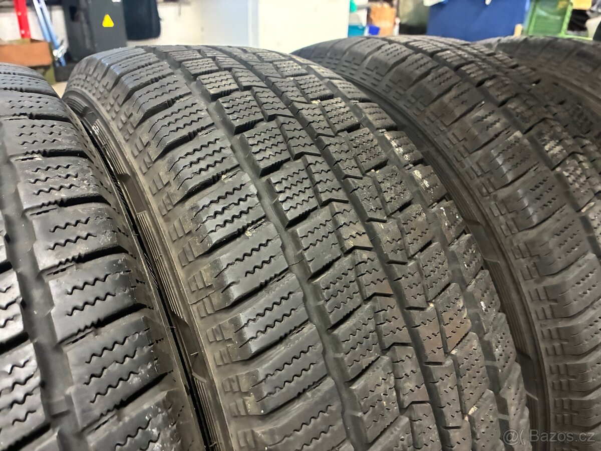 Hankook Winter RW06 225/60 R16C - 2