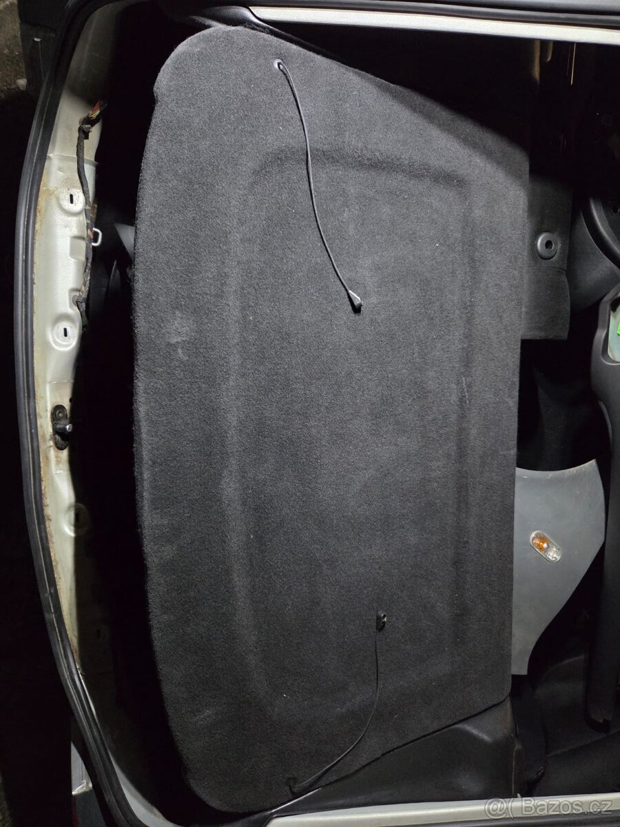 Plato kufru Seat leon 1m - 2