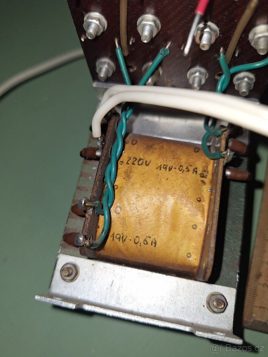 Transformátor 220V / 19V 0,5A - 2