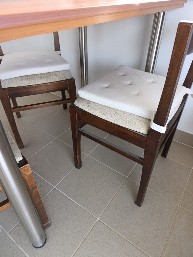 Stůl + 4 židle - 2