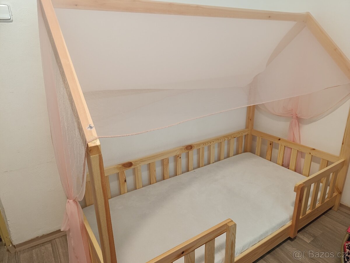 Dětská postel - domeček - 2
