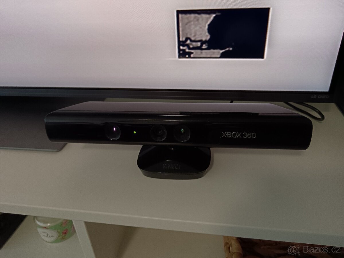 Xbox 360 - 250GB, Kinect, 2 ovladače, 8 her - 2