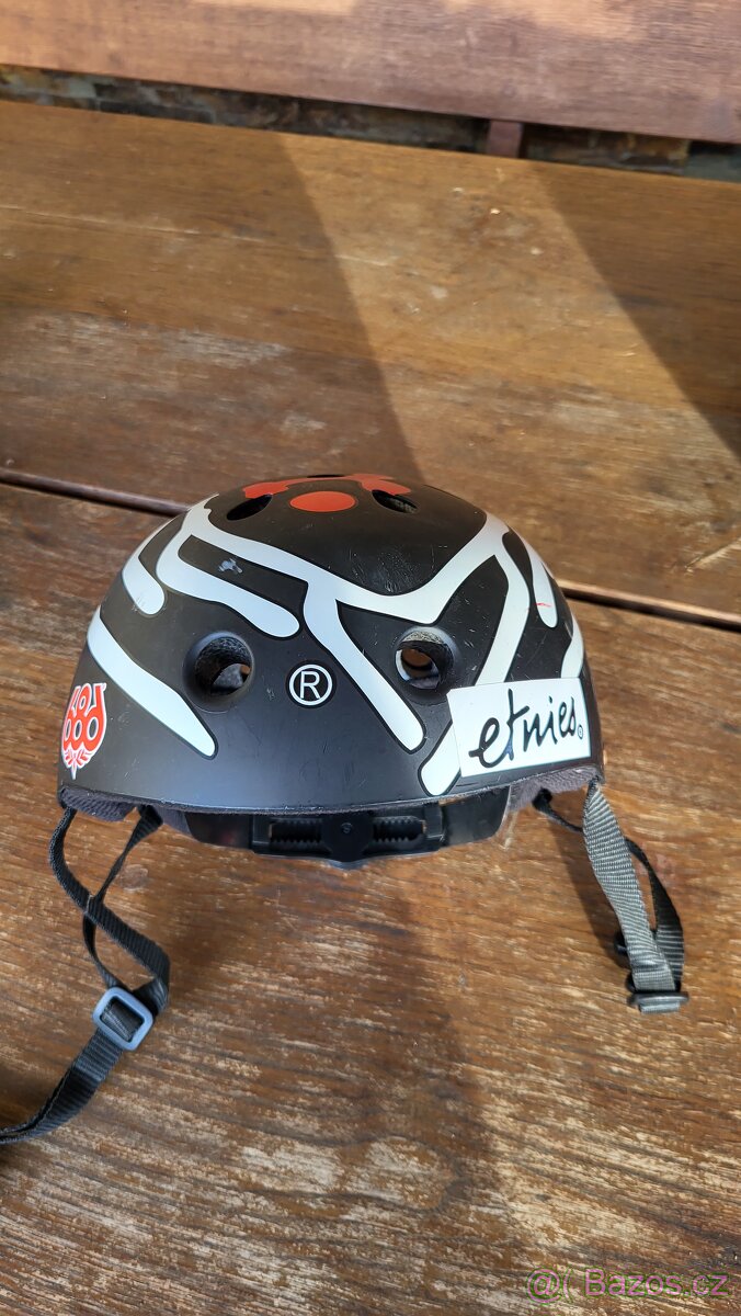 Prodám univerzální dětskou přilbu ROCES 8-10 let - 2