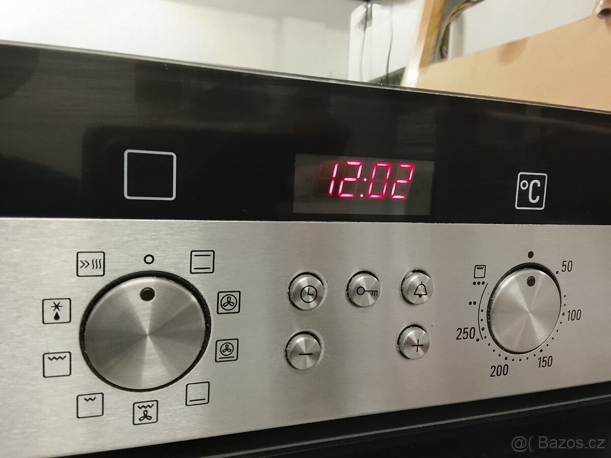 Vestavná trouba Siemens - 2