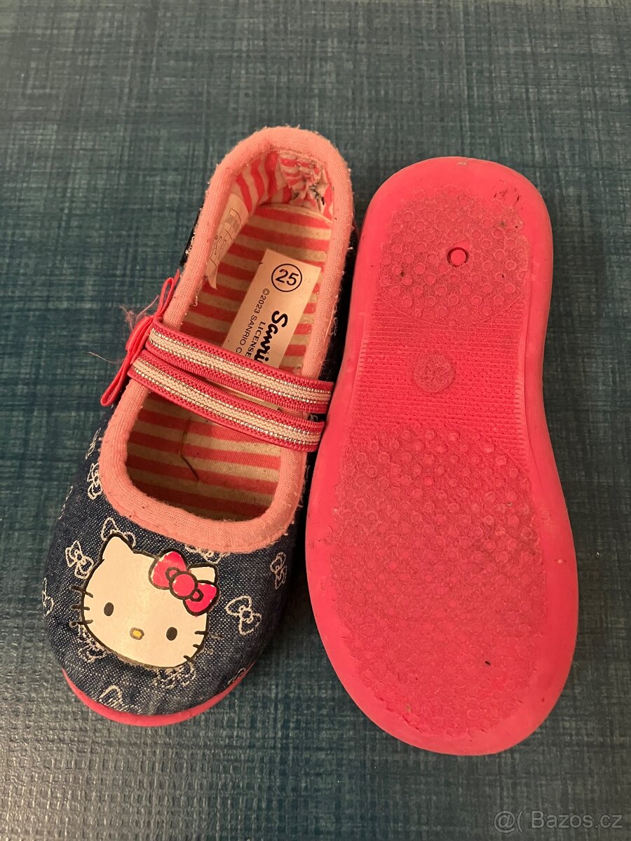 Bačkůrky/papučky Hello Kitty (vel. 25) - 2