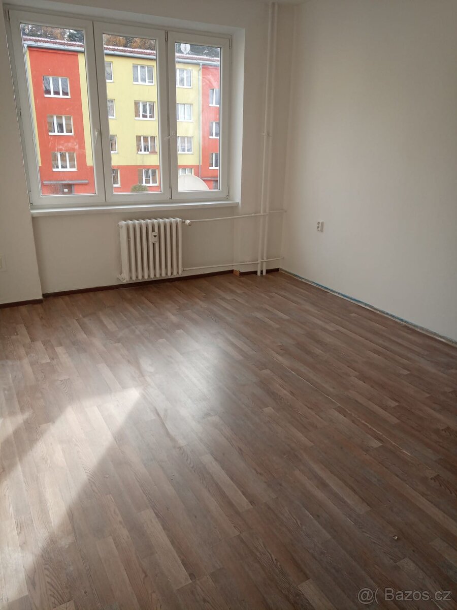 (712) Pronájem, byt 2+1, 56 m, 108, Bukovany - 2