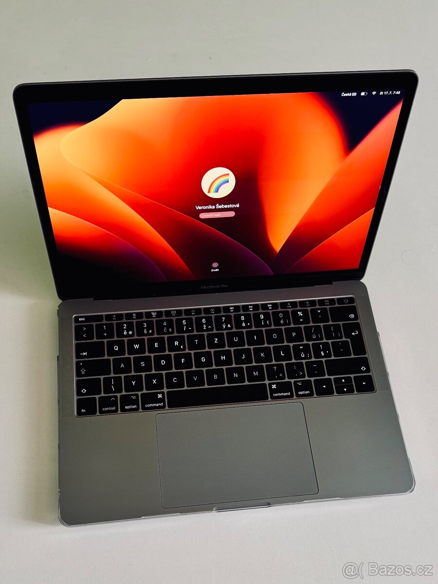 MacBook Pro 13” (2017) – A1708 – 16 GB RAM / 256 GB SSD – Pe - 2