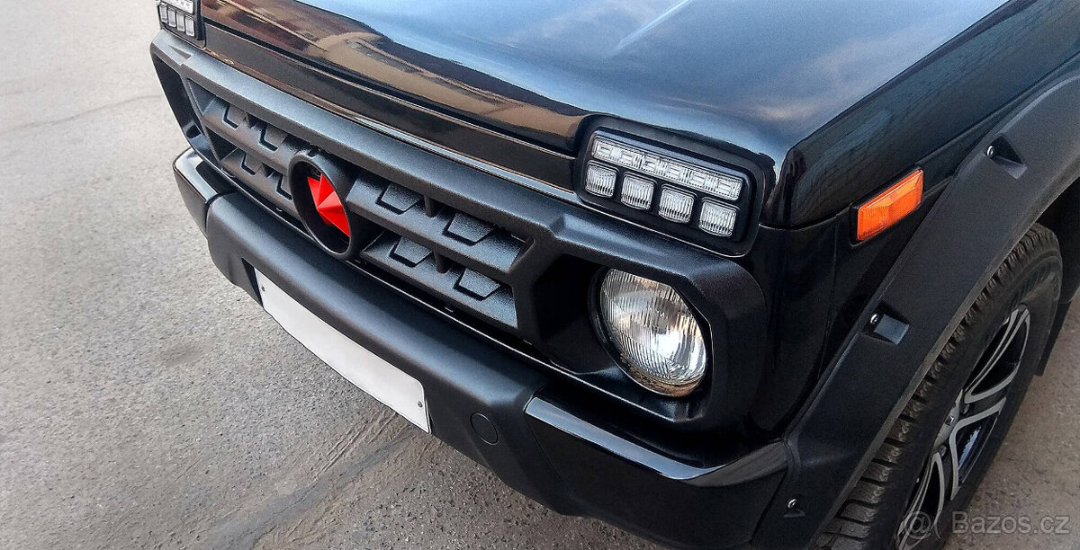 LADA NIVA 4x4 - přední maska HVĚZDA - 2
