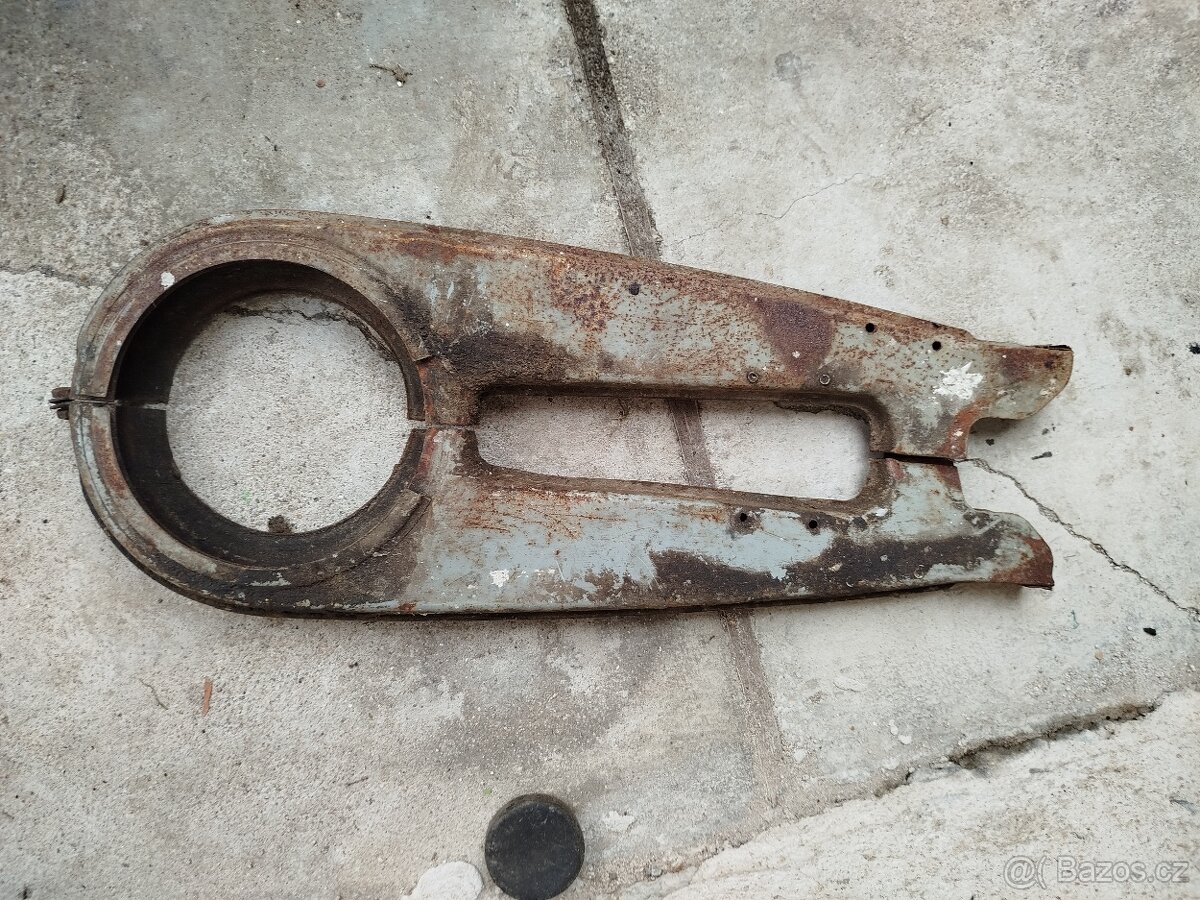 Kryt řetězu jawa - 2