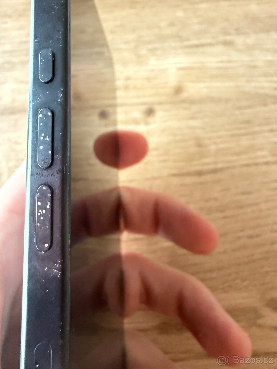 Prodám iPhone 16 pro 128gb - 2