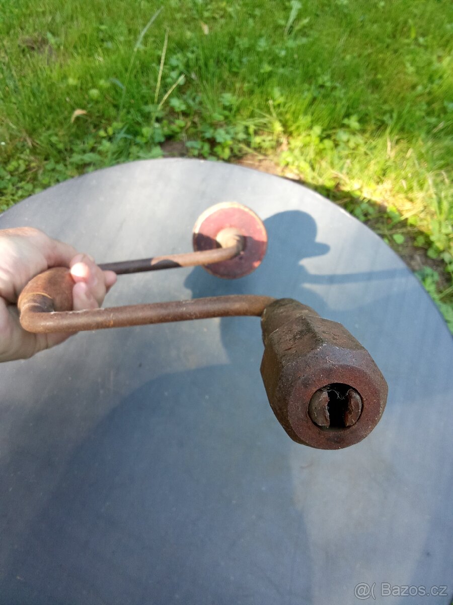 Ruční vrtačka - 2