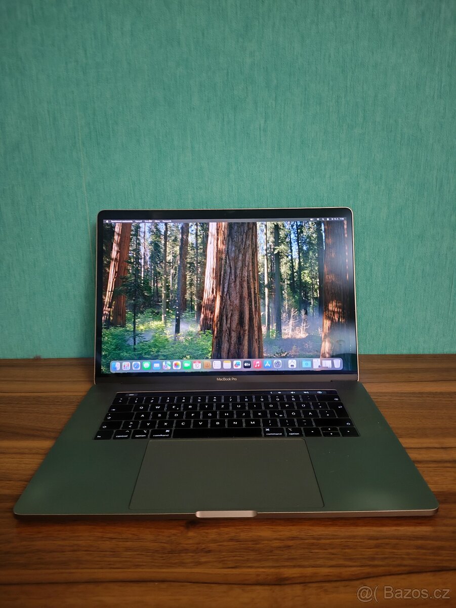 MacBook Pro 15 2018 | i7 • 16GB • 256GB - 2
