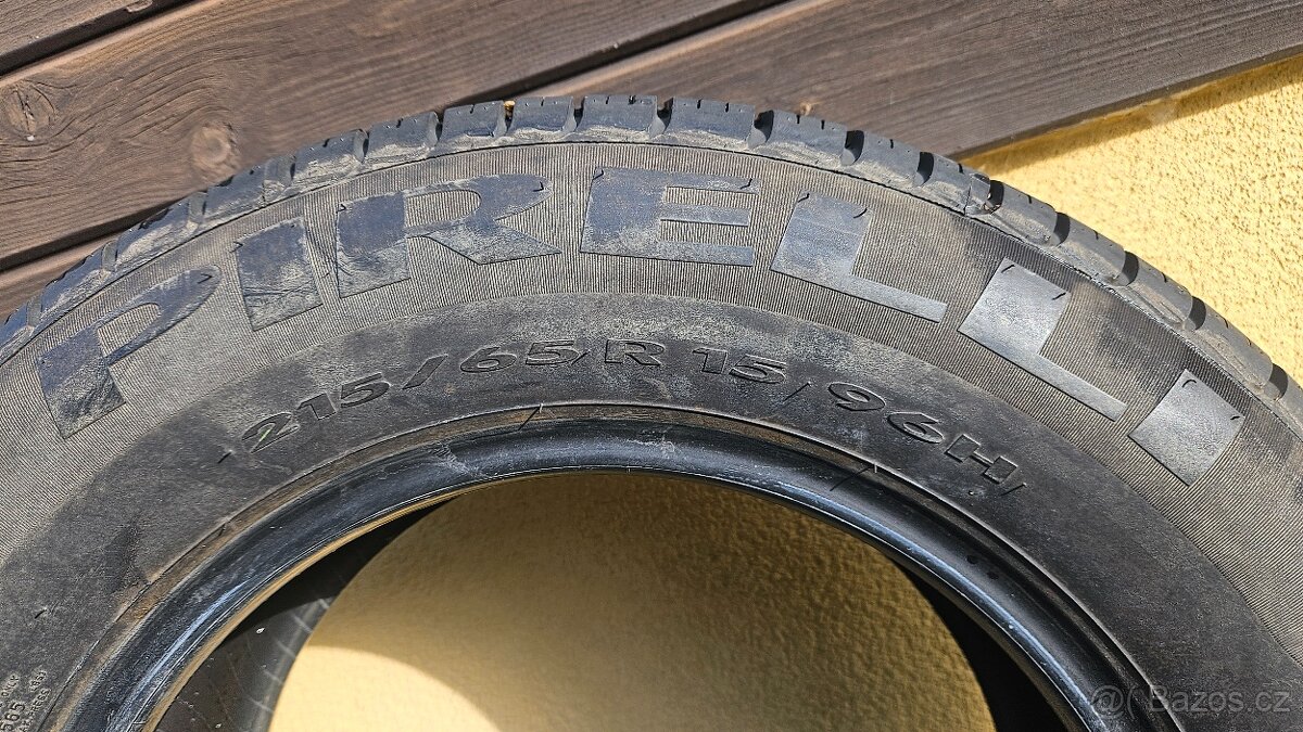 Pirelli 215/65 R15 - 2