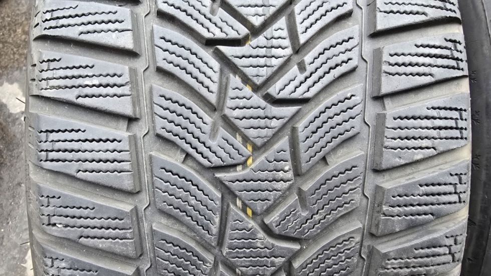 Zimní pneu 245/45/18 Dunlop - 2