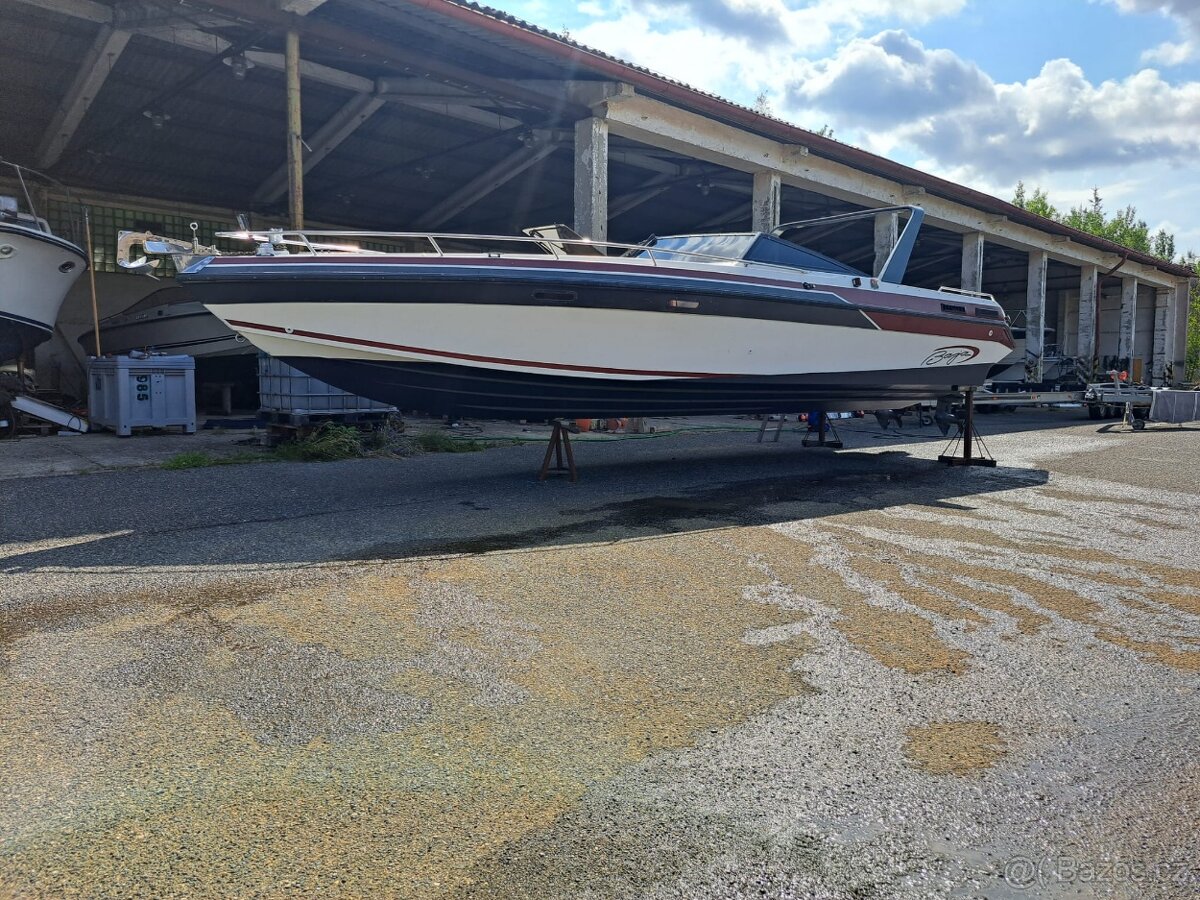 Motorová kajutová loď Baja Force 275 - 2