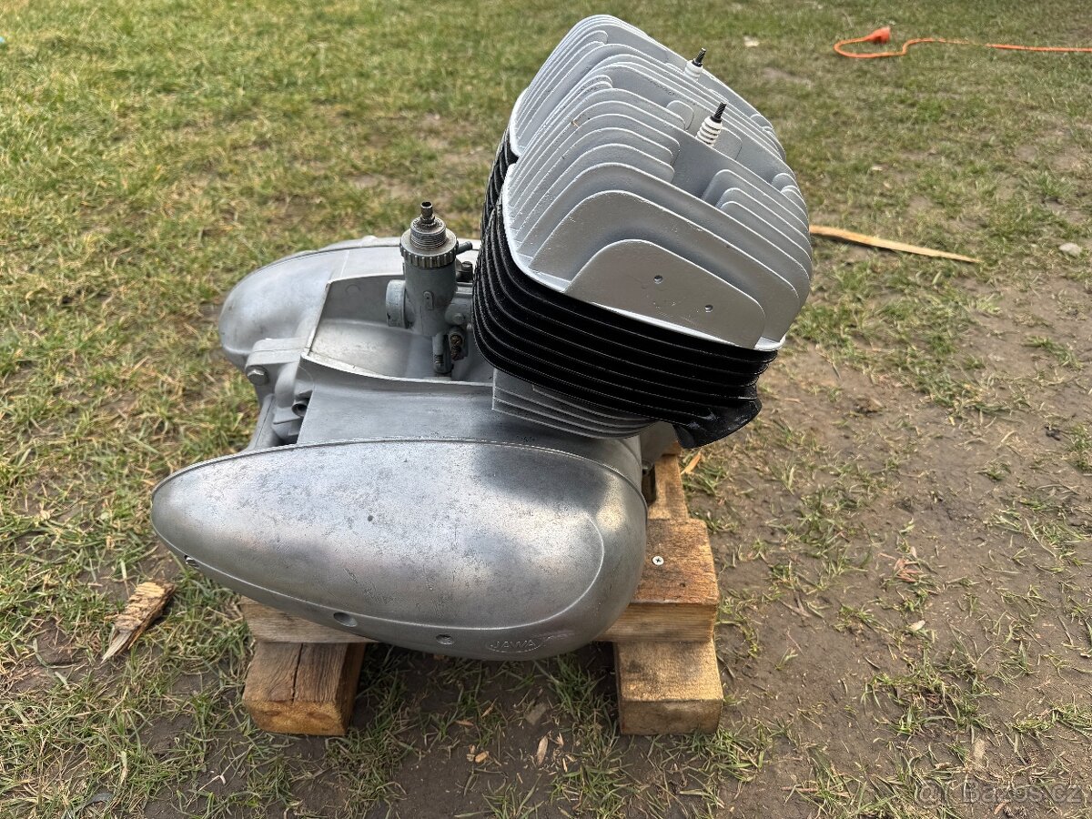 Motor Jawa 350 - 2