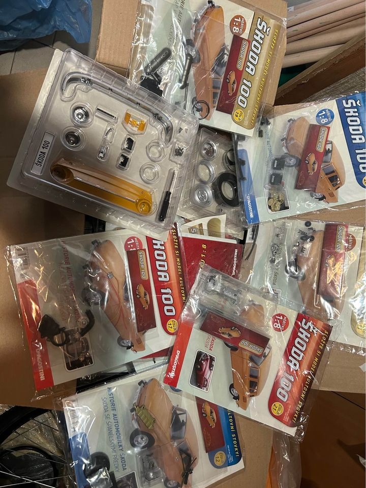 Stavebnice Škoda 100 DeAgostini 1:8 - 2