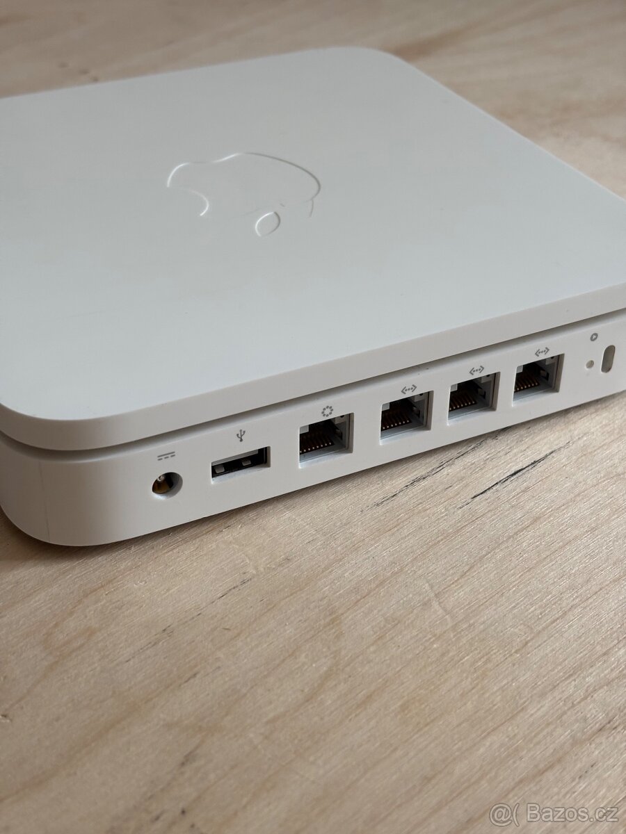 Apple Airport Extreme WiFi router - 2