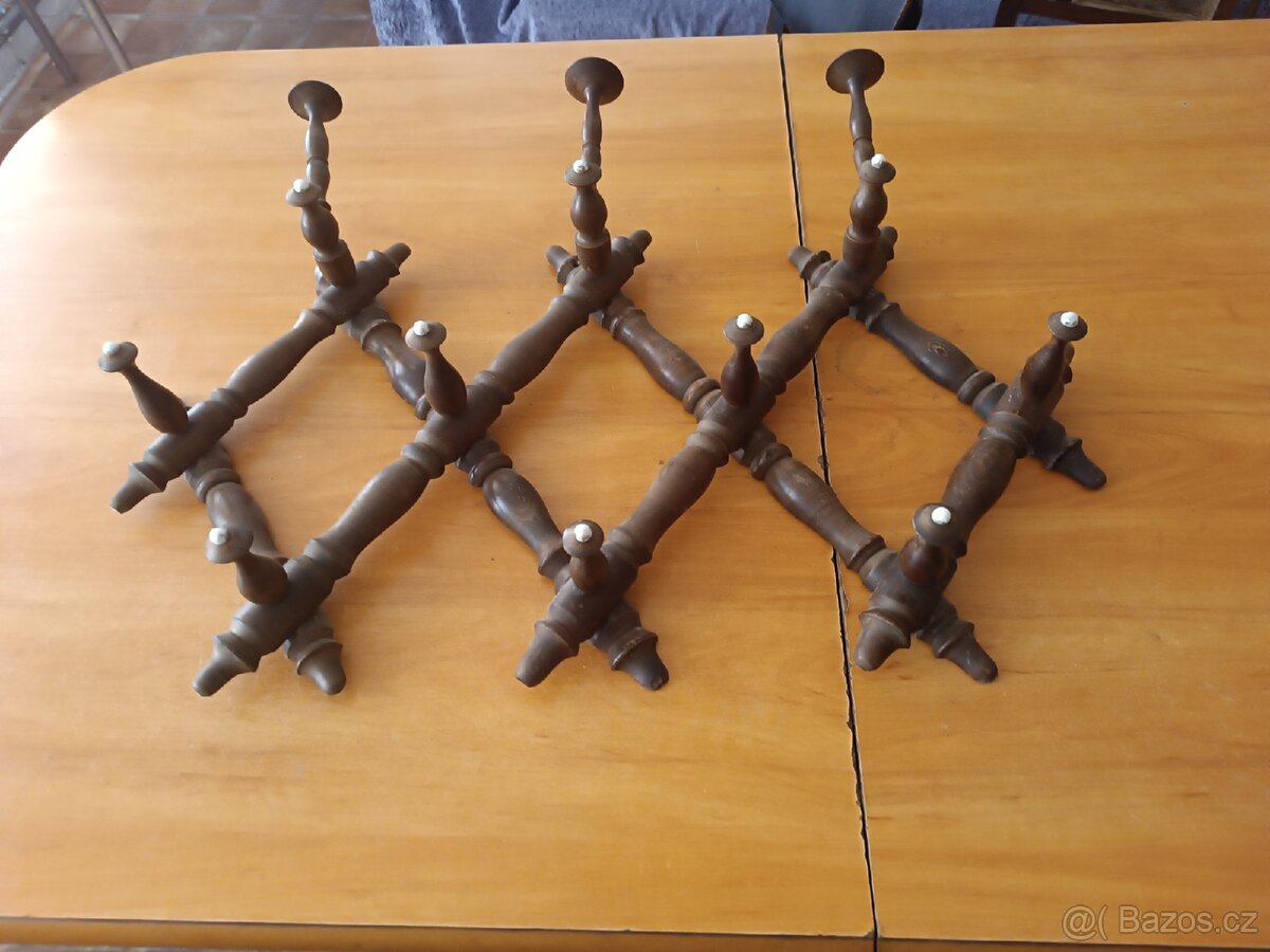 Věšák - 2