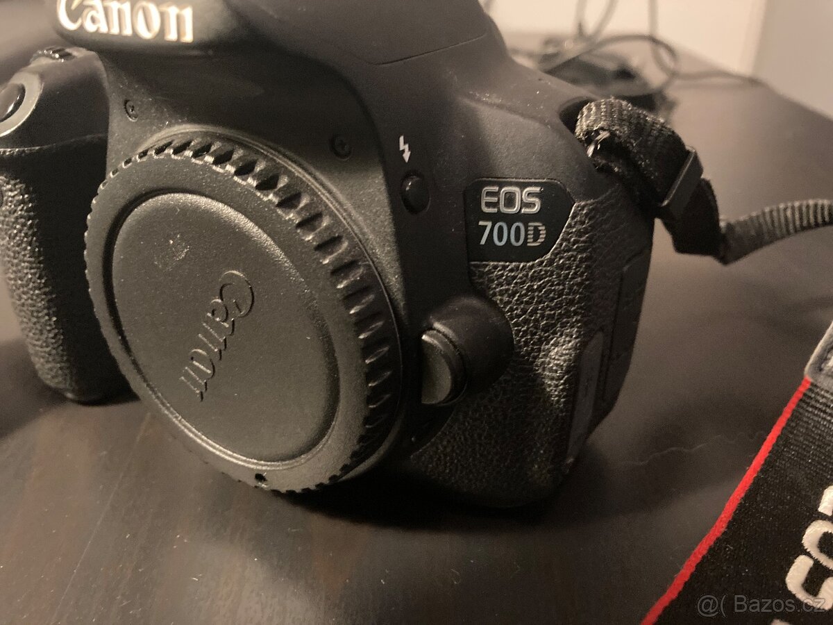 Canon EOS 700D - 2