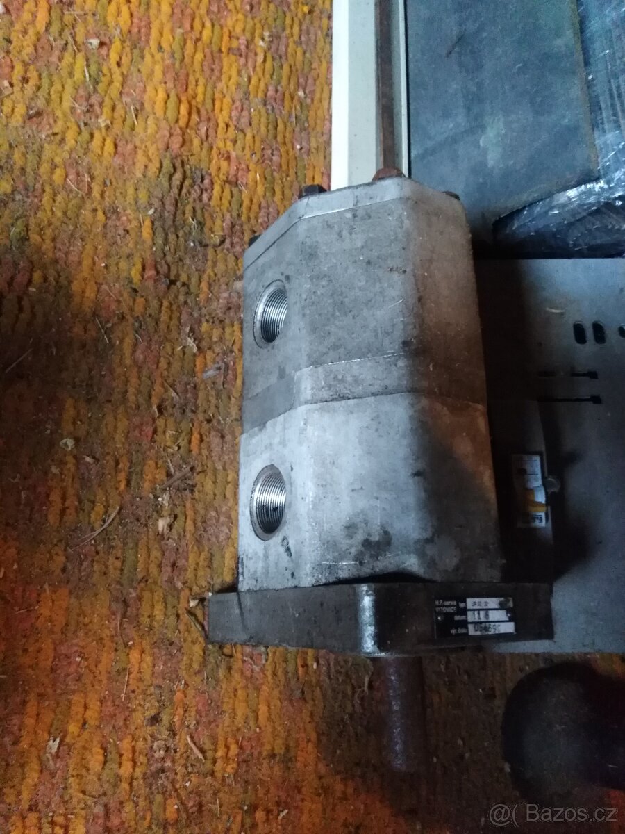 Prodám olejové čerpadlo UR 32/32. - 2