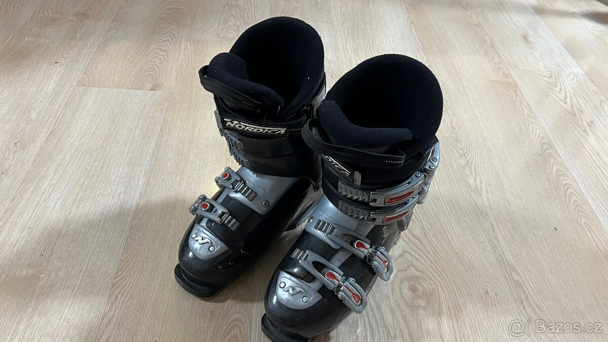 Přezkáče, lyžařské boty NORDICA 26,5 - 2