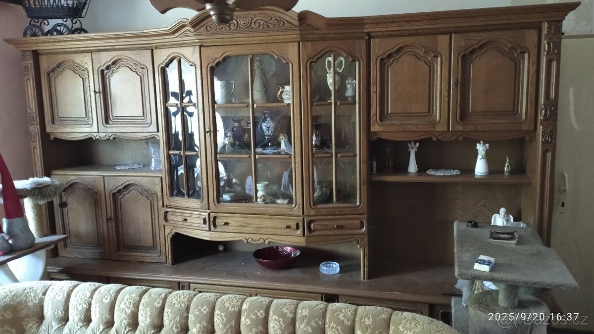 Obývací stěna z masivního dřeva - 2