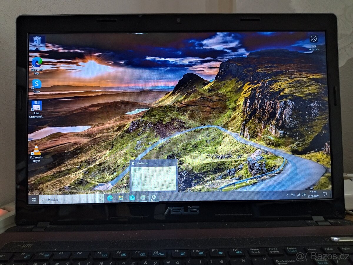 prodám starší notebook ASUS K53E - 2