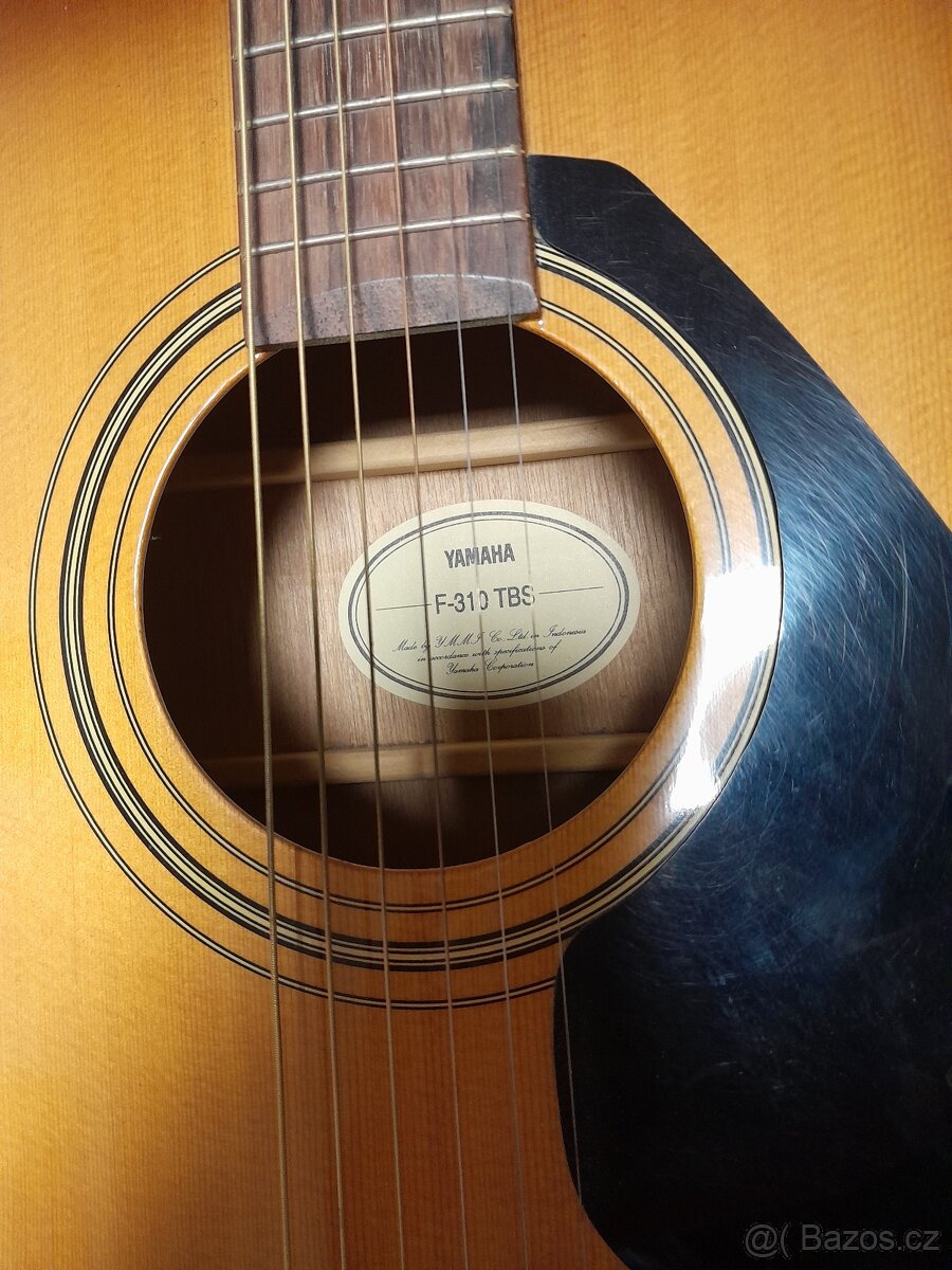 Akustická kytara Yamaha - 2