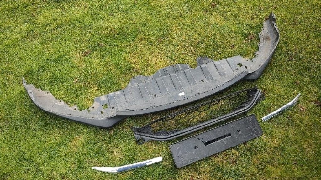 Honda HR-V HRV 2 II 2015 - 2018 - spojler mriezka naraznik - 2