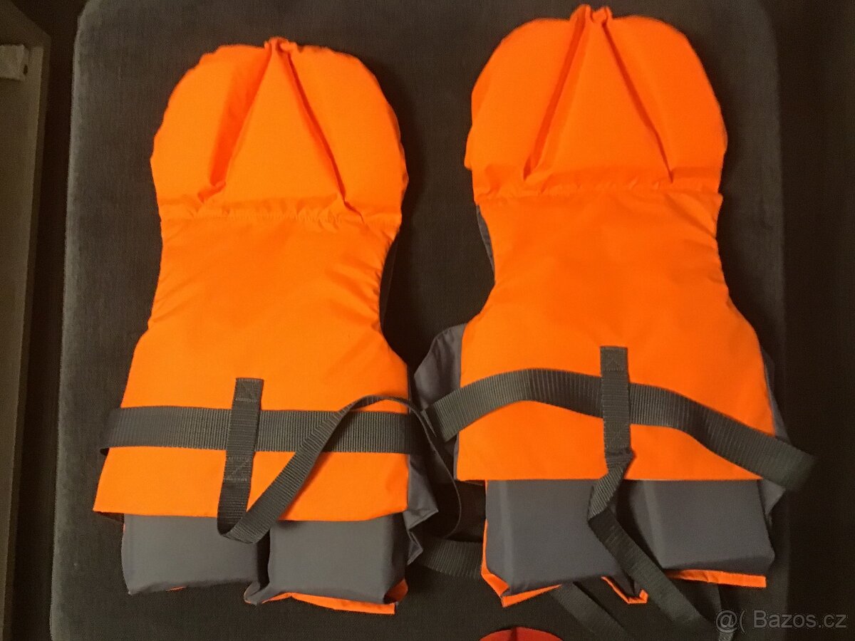 Záchranná vesta na vodu - 2