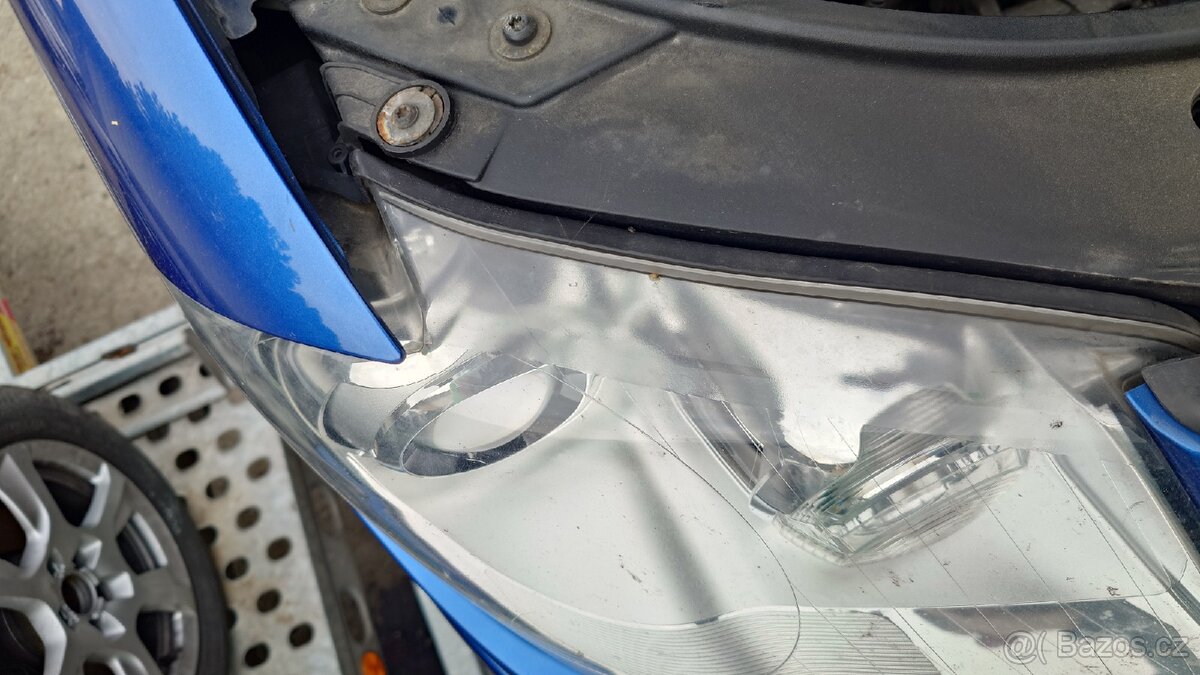 Přední světlo VW Touran bixenon - 2