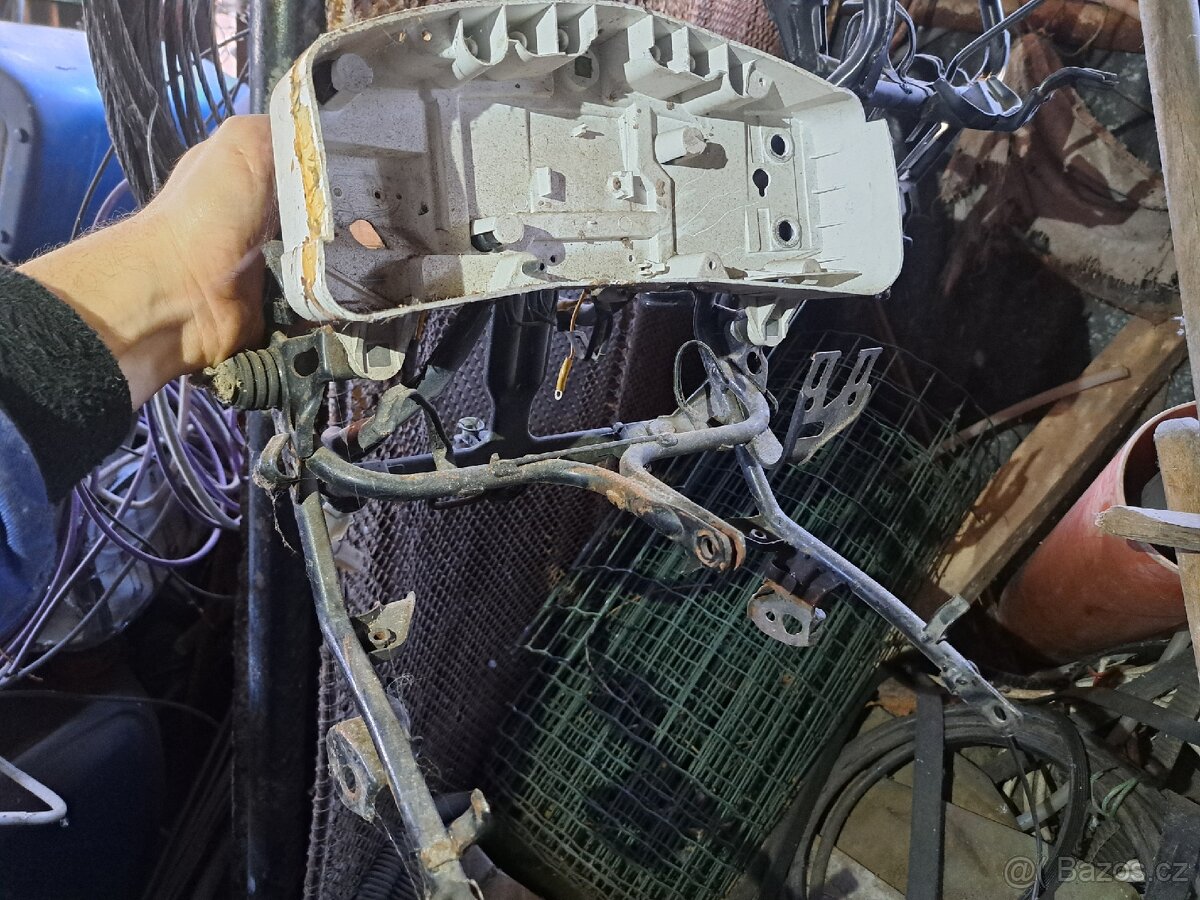 Honda CBX 750F lešení - 2