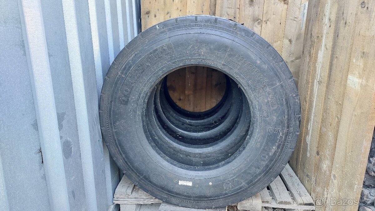 Nové pneu 235/75 R17,5 - 2